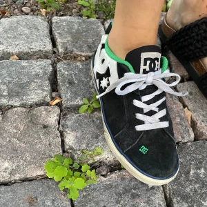 As coola DC skor  - Storlek 36 