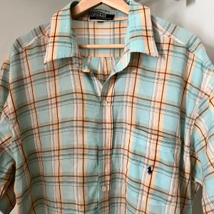Polo Ralph Lauren Skjorta  - Bra skick knappt använd köpt på secondhand 