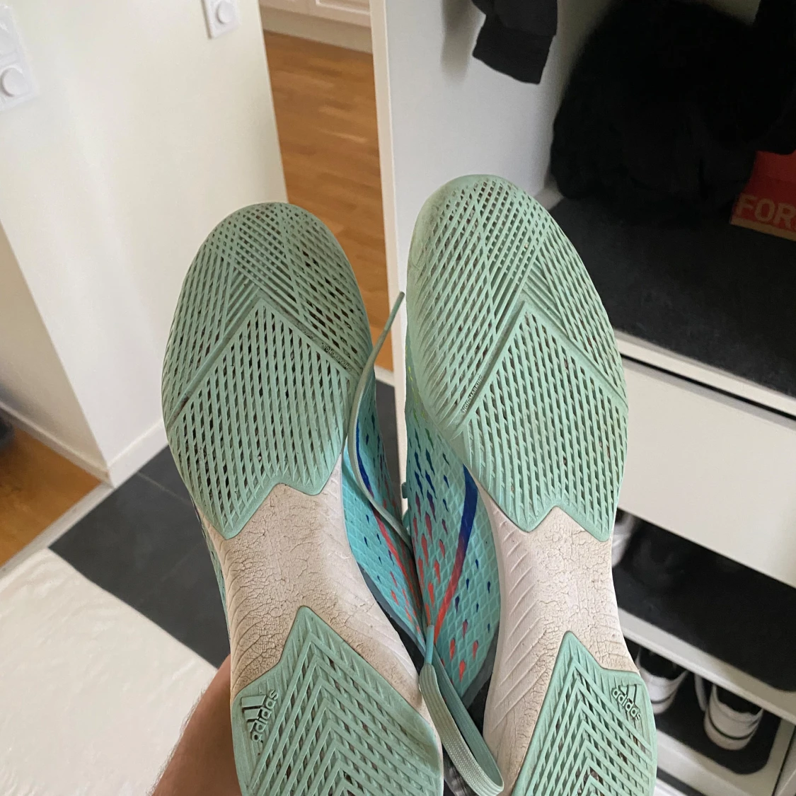 Adidas innomhus skor  - 90