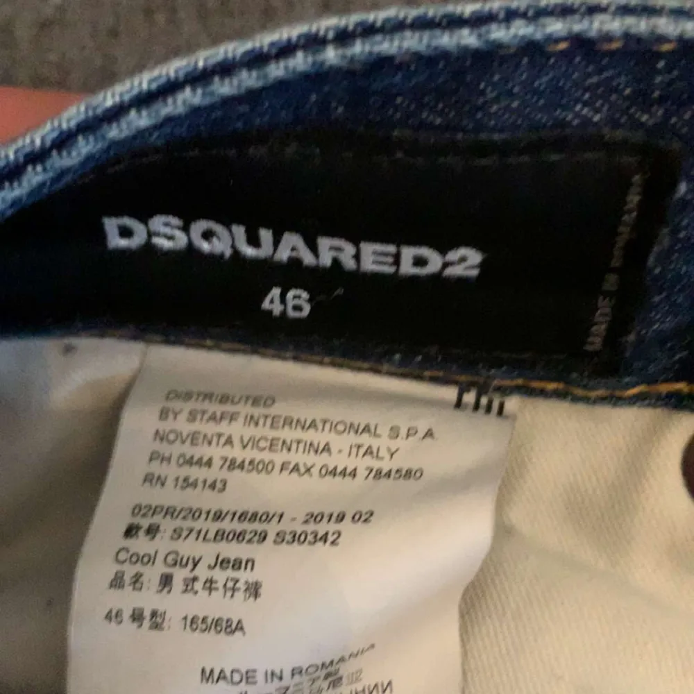 Hej jag vill sälja min dsquared2 storlek 48. Jeans & Byxor.