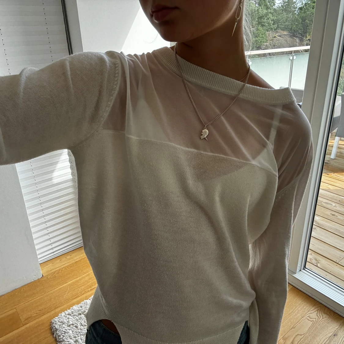 Vit stickad tröja med coola detaljer  - 91