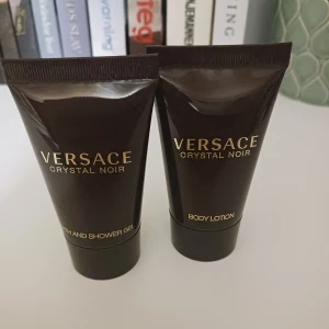Versace shower gel och body lotion - Versace shower gel och body lotion🩶 Oöppnade och nyskick💫 En för 50kr och båda för 90kr☀️