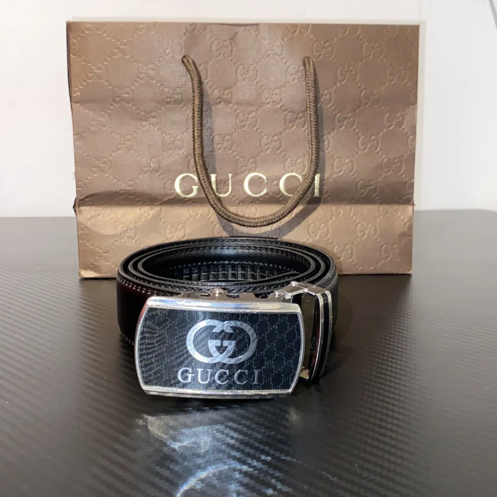 Gucci bälte/nytt skick, svart, bra pris, såklart så kan priset ändå diskuteras 🙌. Accessoarer.