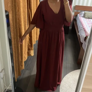 Vinröd klänning - Bra skick, Lång klänning