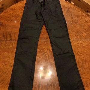 Kevlar Byxor - Draggin jeans mc byxor. Bra skick Pris kan diskuteras!