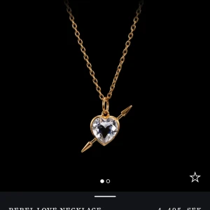 Maria Nilsdotter halsband - Säljer detta halsband från Maria Nilsdotter som är helt oanvänt,se bilder och är i helt perfekt skick med helt ny guldfärg, den är i längden 40 cm. Nypris är 4495 jag säljer den för 3700 då den är i helt perfekt skick och slutsåld💗Jag gör inga byten