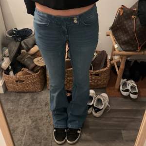 Fina jeans från Vero moda i storlek s/32💋💋