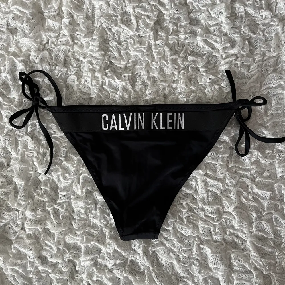 Bikinitrosor från Calvin Klein! Aldrig använda 🌸. Övrigt.