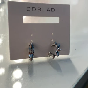 Edblad örhängen  - Jättefint skick, säljer då de ibye kommer till användning. Köpta för 350
