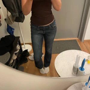 Lågmidjade bootcut jeans - Jättefina lågmidjade bootcut jeans från hollister! 💞