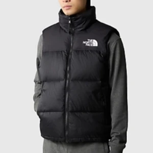 North Face väst - Säljer min north Face väst, använd 1 gång men saknar prislapp. Som ny i kvalitet  Nypris: 2169 Hör av er vid frågor ☺️