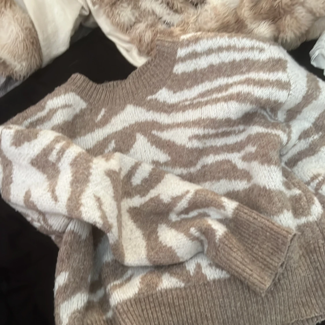 Stickad tröja💗 - 93