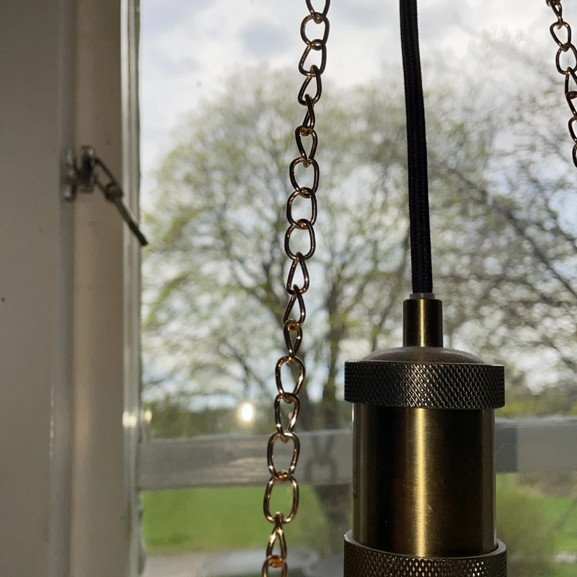 En beige/vit väska - 92