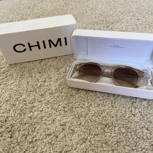 Chimiglasögon - Säljer ett par Chimiglasögon i 10/10 skick. Då de ej kommer till användning längre , modell 03