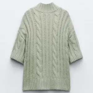 Grön stickad tröja från Zara, använd fåtal gånger och den sticks inte 