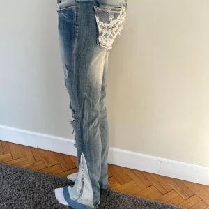Super low jeans  - Skit snygga botcut jeans från only passar mig perfekt som är 167 passar även kortare om någon centimeter längre 