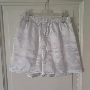 Passar bra som pyjamasshorts eller bara sköna sommarshorts