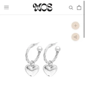 Örhängen  - Säljer dessa eftertraktade och slutsålda örhängen ifrån wos som knappt är använda!!