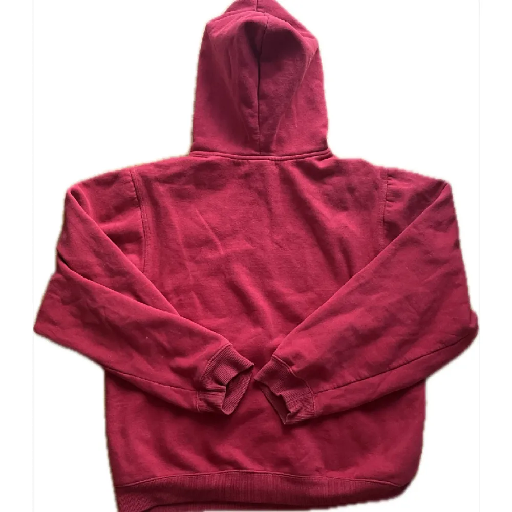 Unbranded hoodie i storlek Large, har lite färgstänk på magen. Hoodies.