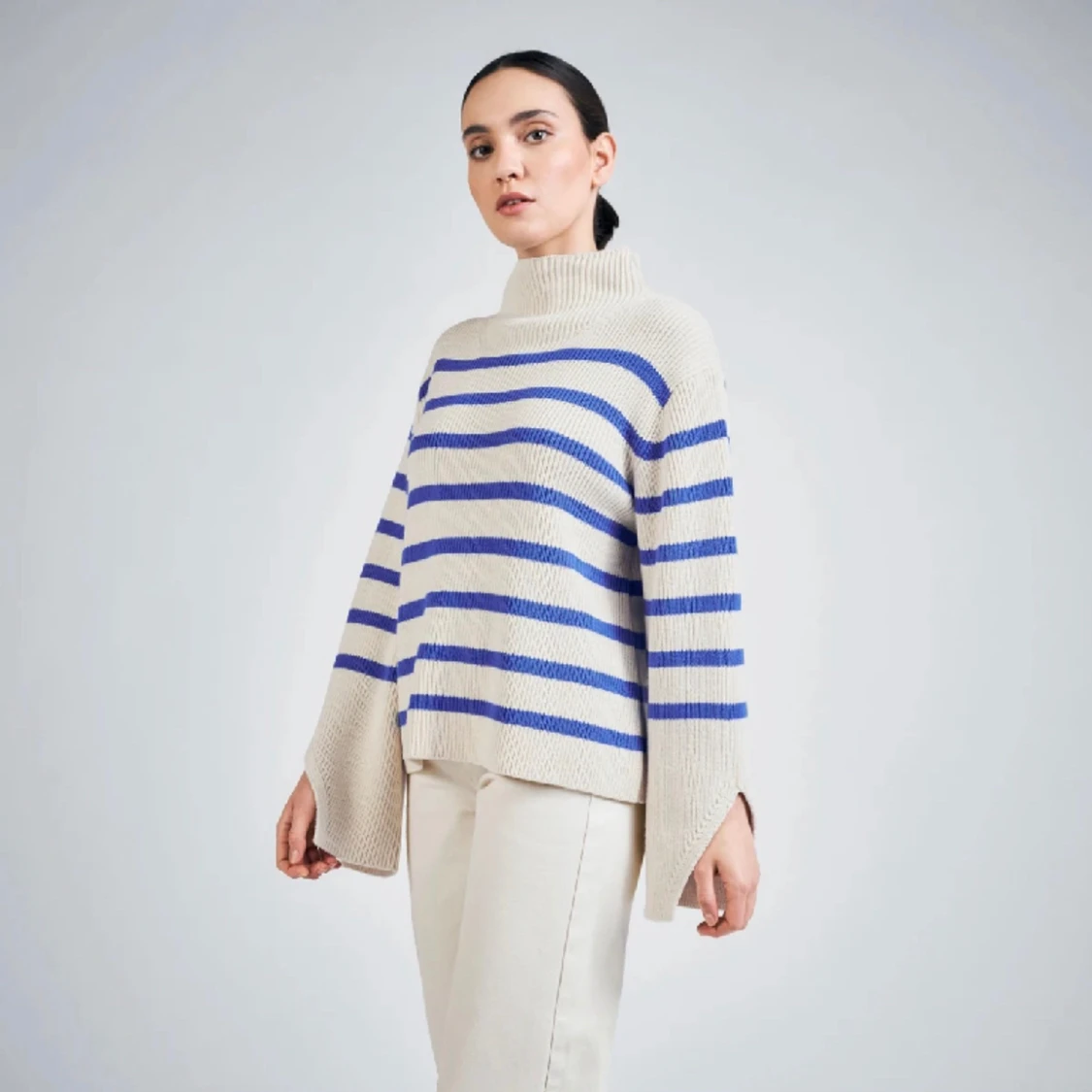 Blårandig stickad  - 90