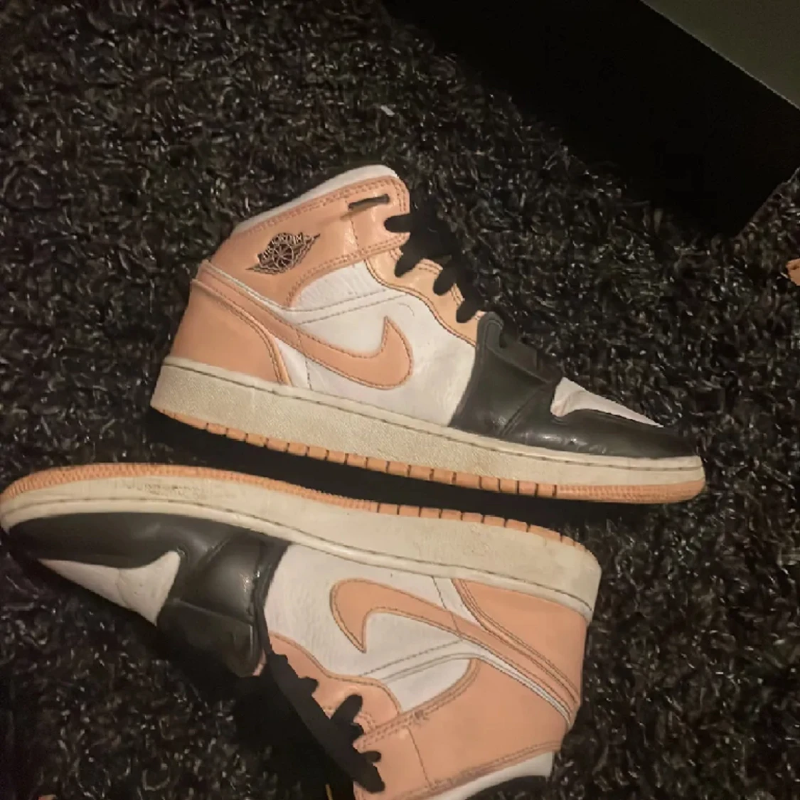 Jordans 1 mid tint - 91