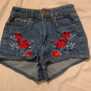 Storlek 34 - Storlek xs men lite mindre i storleken så mer som en liten xs eller en XXS