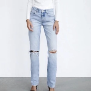 Zara jeans - Säljer mina zara jeans med hål.