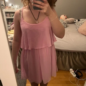 Söt klänning  - Gullig ljusrosa sommarklänning som aldrig kommer till användning tyvärr 💗💗