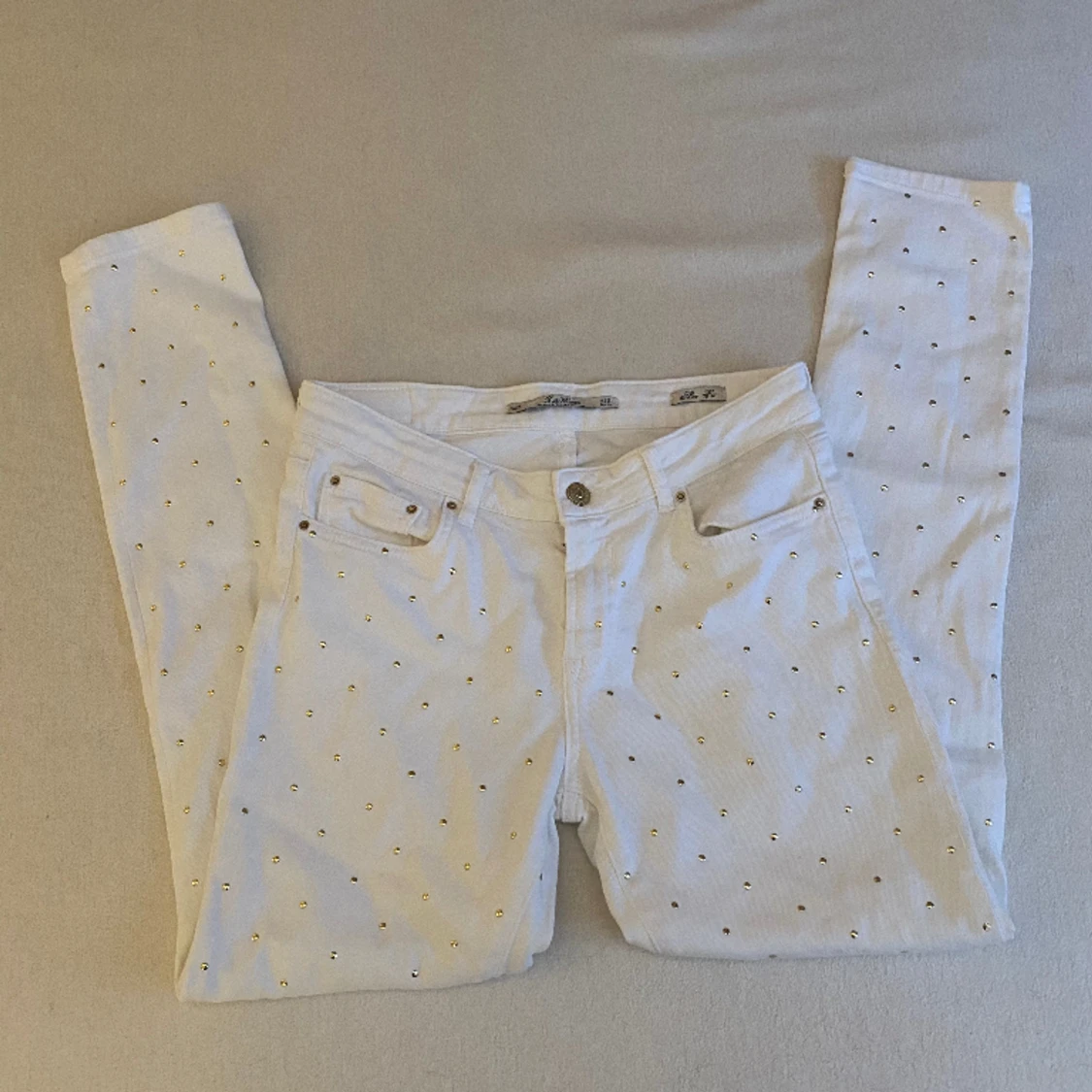 Slim fitt vita jeans från Zara