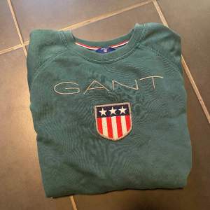 Grön GANT tröja junior stl 158-164