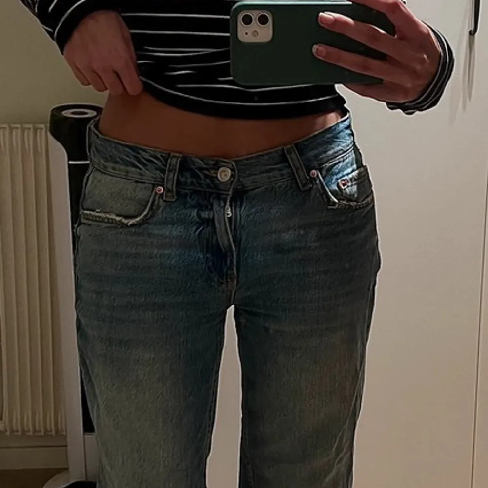 lågmidjade jeans i väldigt bra skick. Jeans & Byxor.