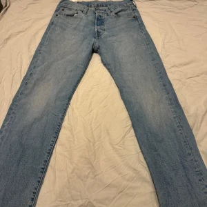 Jeans Levis 501 - Köptes men var för stora. Storlek 30/30