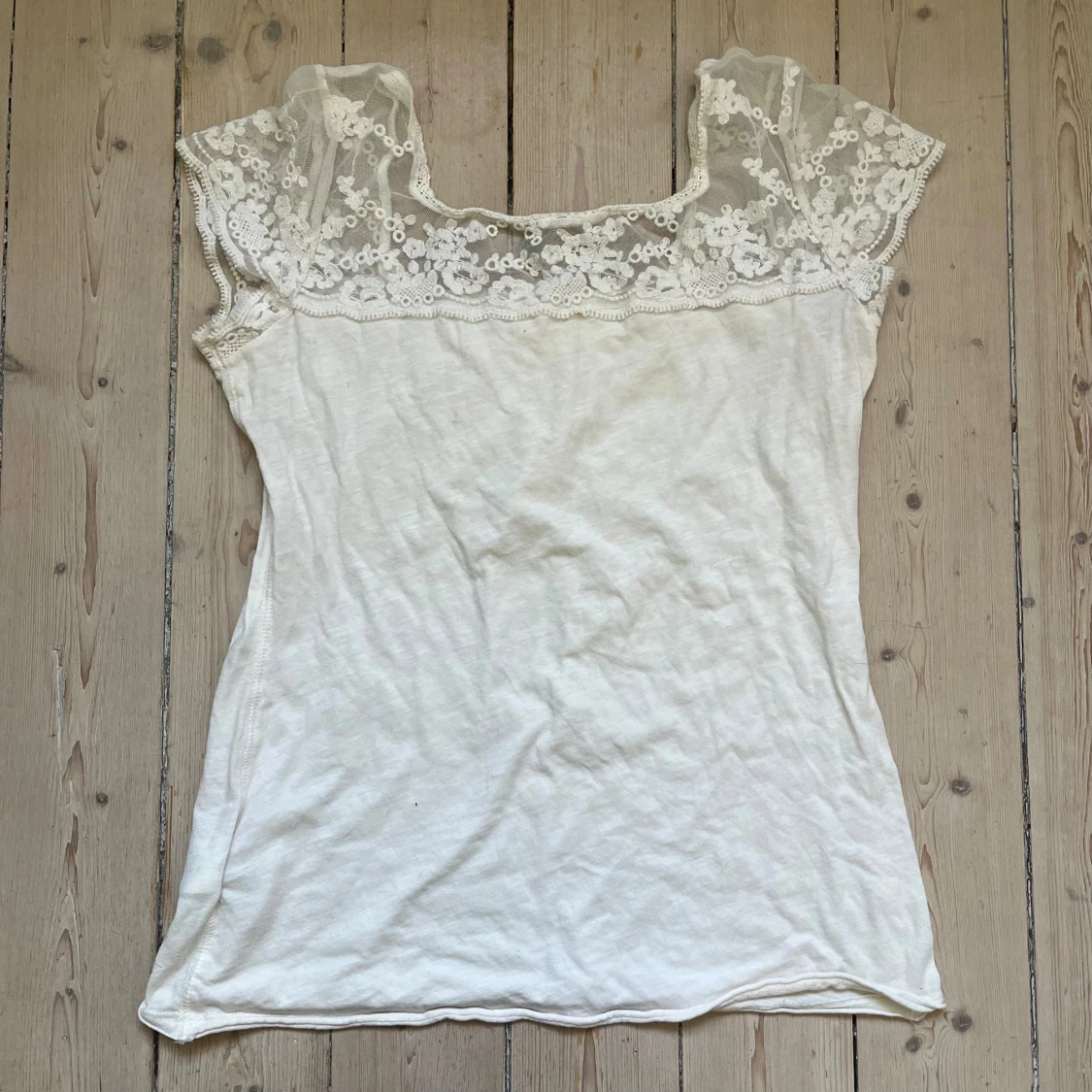 Topp med spets  - 90