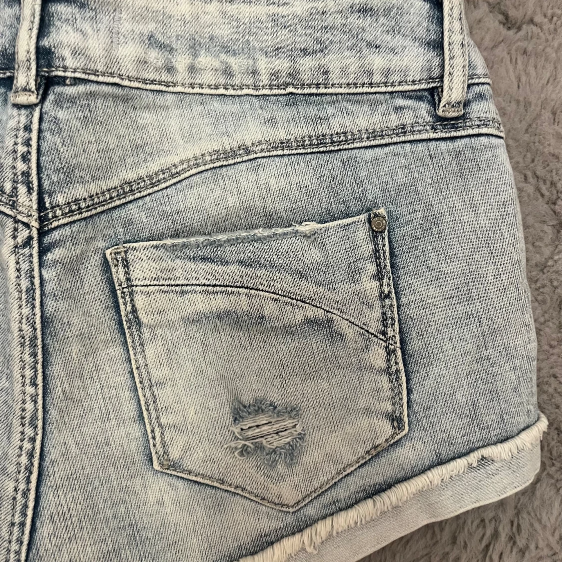 Lågmidjade jeansshorts - 92