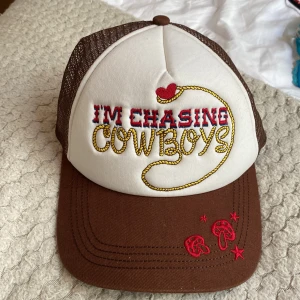 Urban outfitters keps💕 - Rolig Urban outfitters keps som inte kommer till användning💕