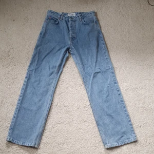 Just junkies - widee baby blue - Säljer jeans från just junkies i perfekt skick 10/10. Nypris 900kr, pris 420kr. Storlek 28/30.