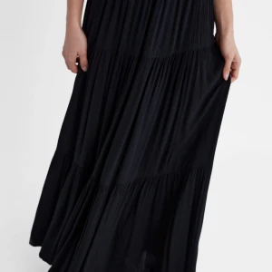 Långkjol  - Svart Långkjol i nyskick!