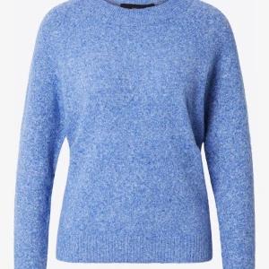 Stickad tröja  - Säljer min stickade tröja från Vero moda då den är för stor för mig. Prislappen är borta men tröjan är inte använd. Pris kan diskuteras men köparen står för frakten! 💞