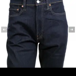 Säljer dessa jeans i storlek W31 L34. Jeansen är i bra skick men kmr nt t användning + högkvalitativa jeans t ett bra pris ( ord pris: 1200kr! ) Sitter fint vid midjan, långa och framhäver form. Pris kan diskuteras , personen står för frakt.  