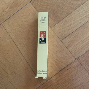 YSL concealer touché eclat - Helt ny, aldrig använd och inte öppnad ✨ Shade 1 luminous radiance   Köpare står för frakten 