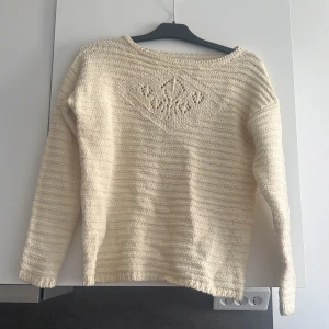 Stickad tröja - Stickad tröja som inte används längre