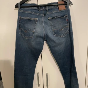 Replay Jeans - 7/10 i skick skriv innan köp priset är satt och ej något större diskuterbart.