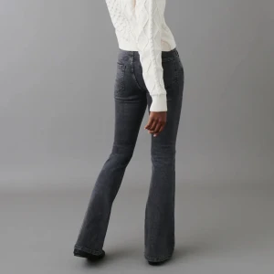 Jeans - Gråa jeans ifrån Gina Tricot💘💘