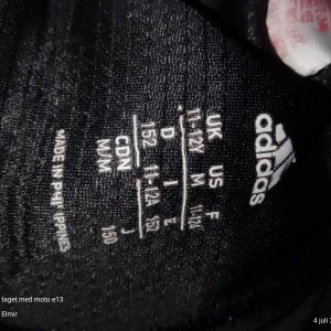 Adidas byxor - Bra kvalite 