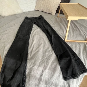Crocker jeans - Crocker jeans, midjemått:34 innerbens längd:81