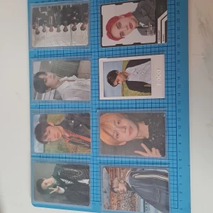 Kpop Photocards🎀 - | Alla - 150kr | TXT - 40kr styck | Enhypen - 35kr styck | SuperM - 35kr styck | Polaroid (Skz, Enha) 20kr styck | Frakt - 18kr🤍 Skickas med sleeves, toploader och freebies🫶🏻 