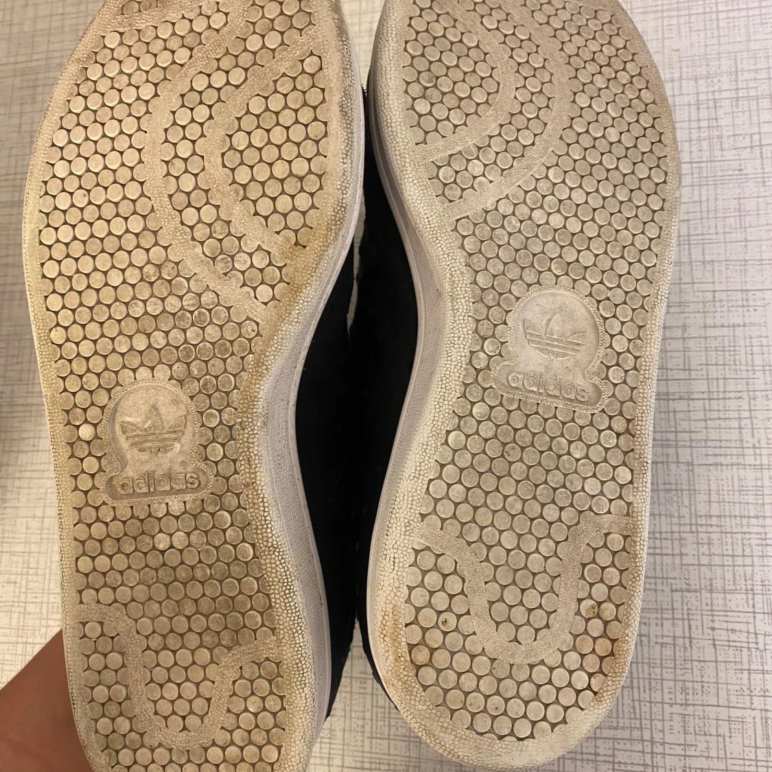 Svarta sneakers Adidas storlek 39 1/3 - 92