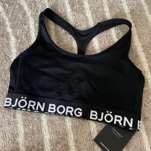 Jag säljer en helt ny Björn Borg topp för att den inte kommer till andvändnig. Jag har bara testat den men aldrig andvänt. Skriv till mig ifall ni vill köpa💗