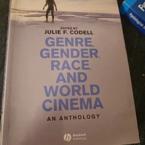 Genre, Gender, Race and World cinema: an anthology  - Några hack på omslaget, annars bra skick 