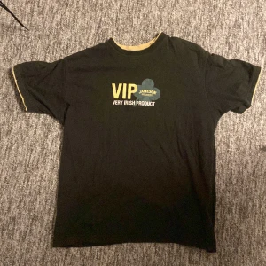 Tshirt - Nån typ irländsk tshirt med lite spanska städer på baksidan💯🔥